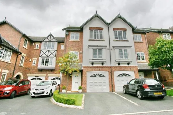 Chaddock Hall Drive 04
